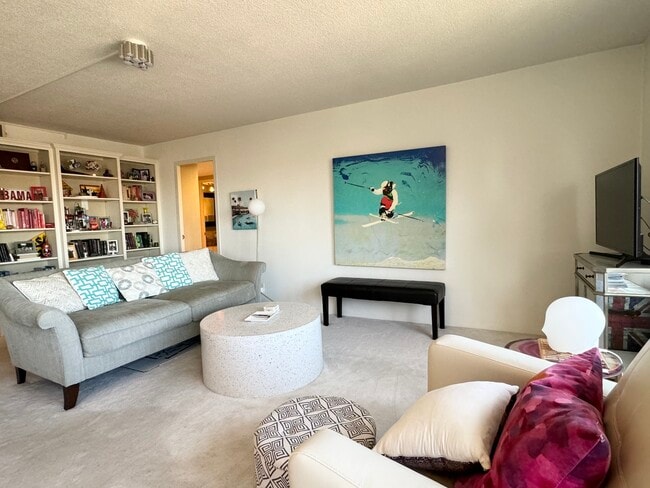 Photo - 4545 Wornall Rd Unit 1108