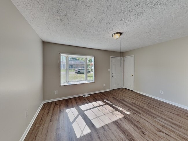 Photo - 83 N Wagon Rd