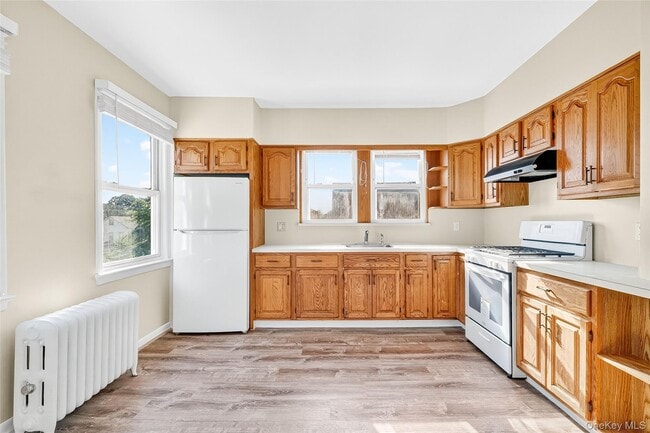 Photo - 270 Sickles Ave Unidad 2