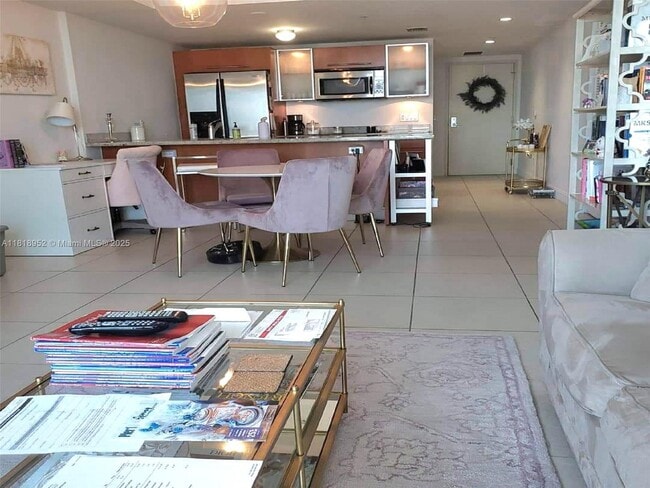 Photo - 185 SW 7th St Unidad 3705 Rental