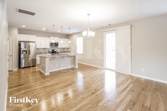 Photo - 640 Woolum Dr