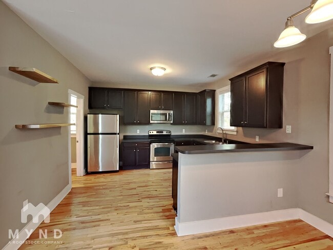 Photo - 185 Herring St