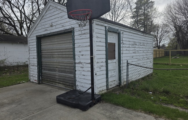 Photo - Updated 2-Bedroom, 1-Bathroom Home with Garage – $1,350/Month | Accepting Section 8