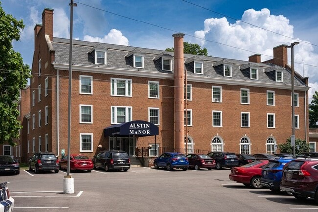 Building Photo - Austin Manor Rental