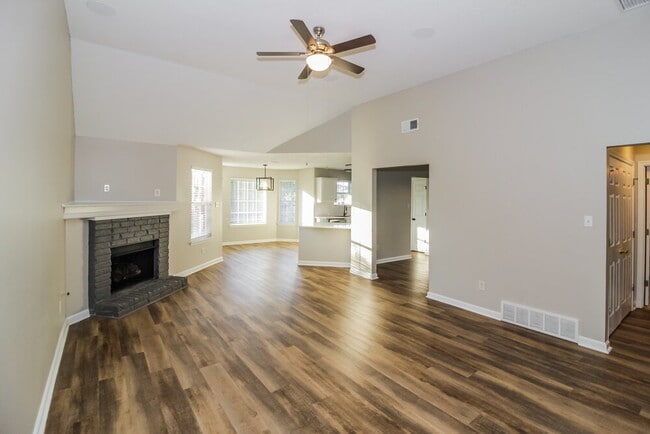 Photo - 1125 Red Fern Cir W