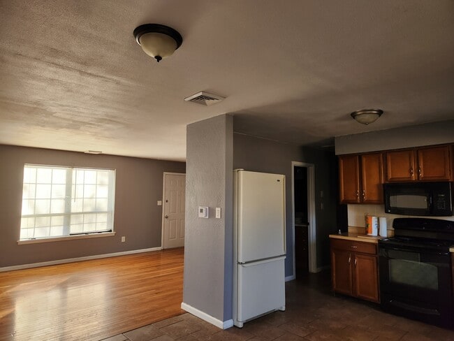 Photo - 1825 W Boris Dr