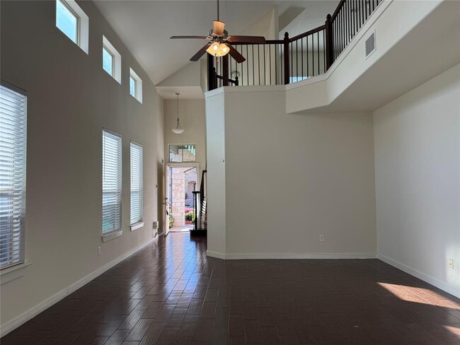 Photo - 16101 Hawthorne Heights Trail