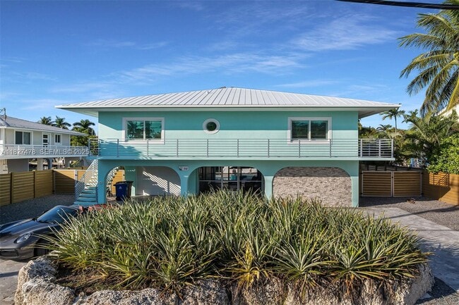 Building Photo - 232 W Seaview Dr