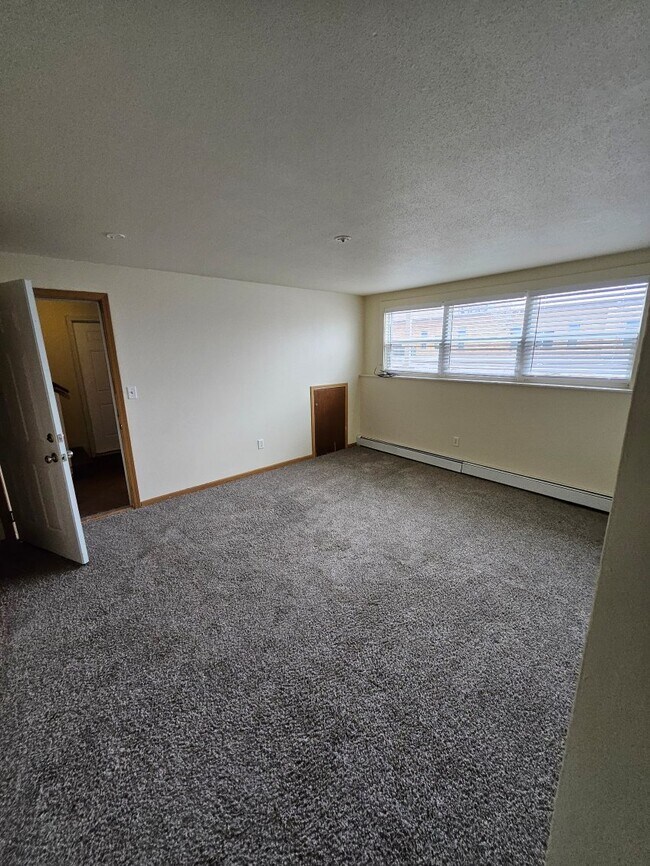 Photo - 1700 E 12th St