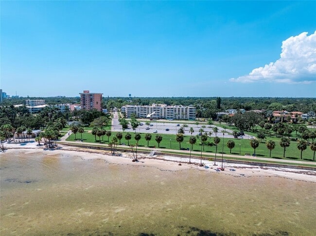 Building Photo - 1200 N Shore Dr NE Unit 105 Rental