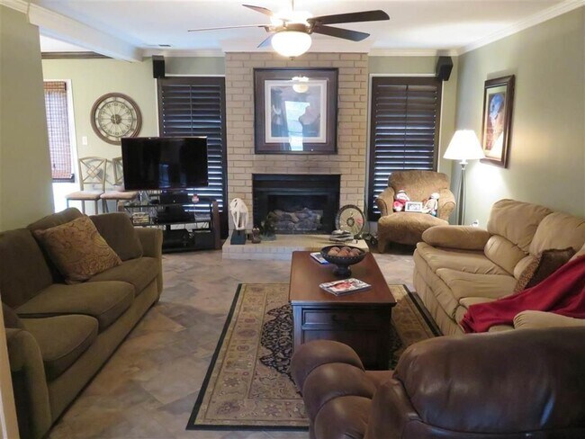 Photo - 369 Booth Ln