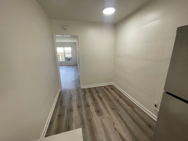 Photo - 1846 N Kingsley Dr