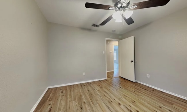 Photo - 1501 Queens Brook Ln