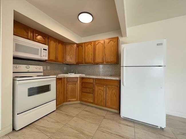 Photo - AVAILABLE NOW!  Lovely 1 Bed 1 Bath Apartm... Unit 02
