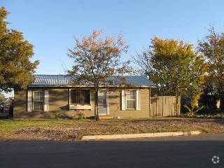 Building Photo - 6318 25th St Rental