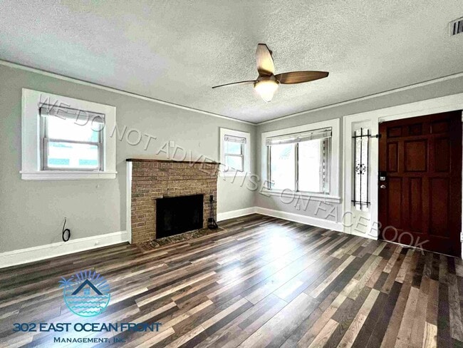 Photo - Beautiful 3 bedroom / 2 bathroom home now available in Brentwood!