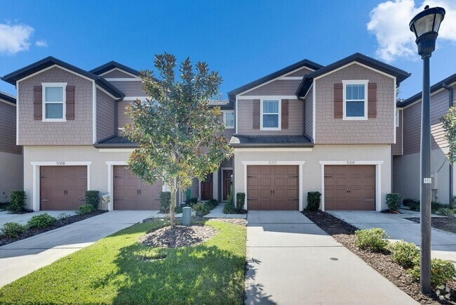 Building Photo - Available Immediately! Rental