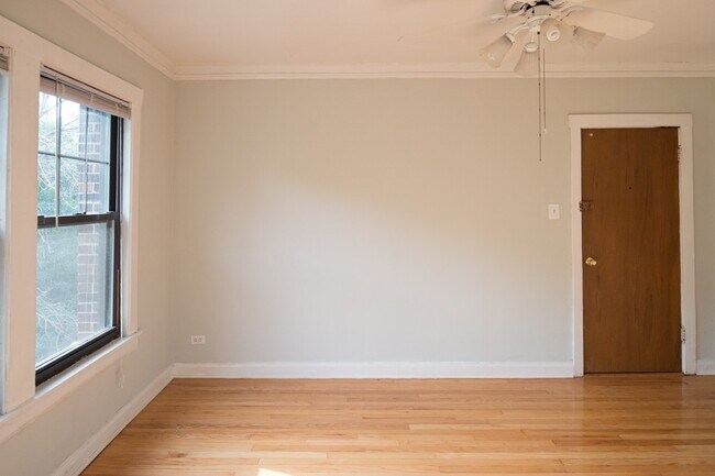 Photo - 3007 N Racine Ave Unit 4