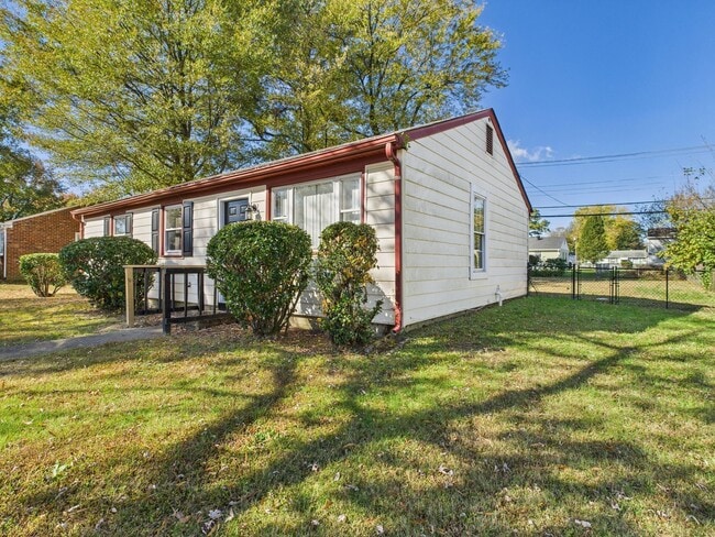 Photo - 2102 Brockway Ln