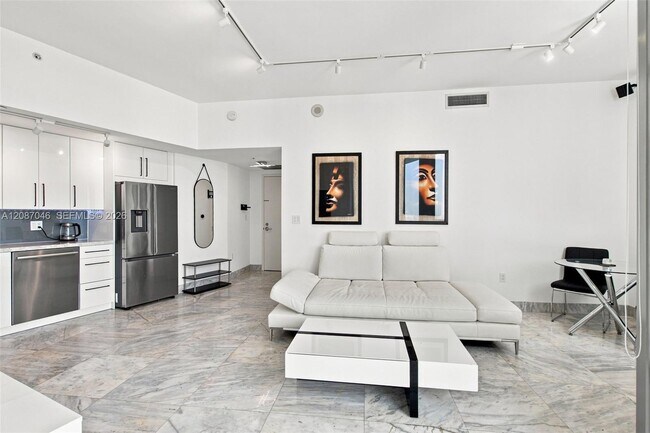 Photo - 92 SW 3rd St Unit 5106