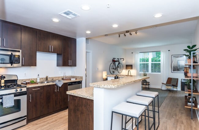 Photo - IMT Gallery 421