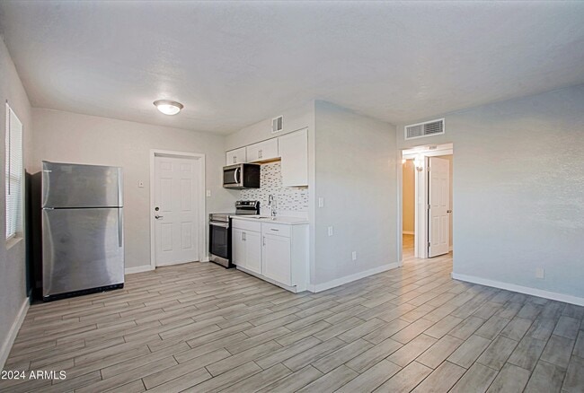 Building Photo - 6808 N 23rd Ave