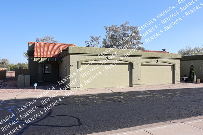 Photo - 1413 N Oak St