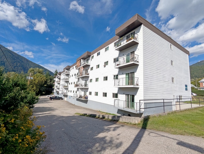 Photo - Nelson Lakeview Apartments