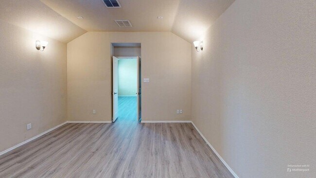 Photo - 400 Plum Ct