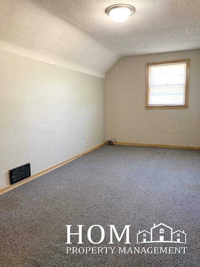 Photo - 108 Malin St