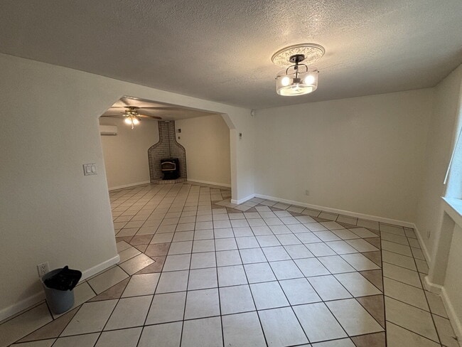 Photo - Private 3-bedroom home with fenced yard in Pollock Pines near amenities and Hwy-50!