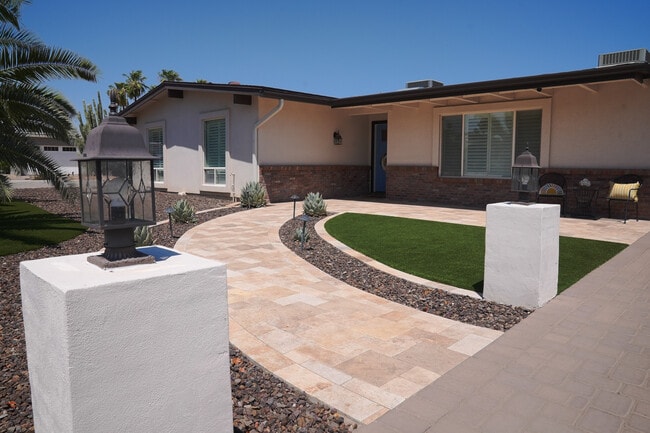 Photo - 2526 E Mercer Ln