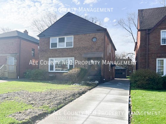 Building Photo - 13526 Cedar Rd Unit Up