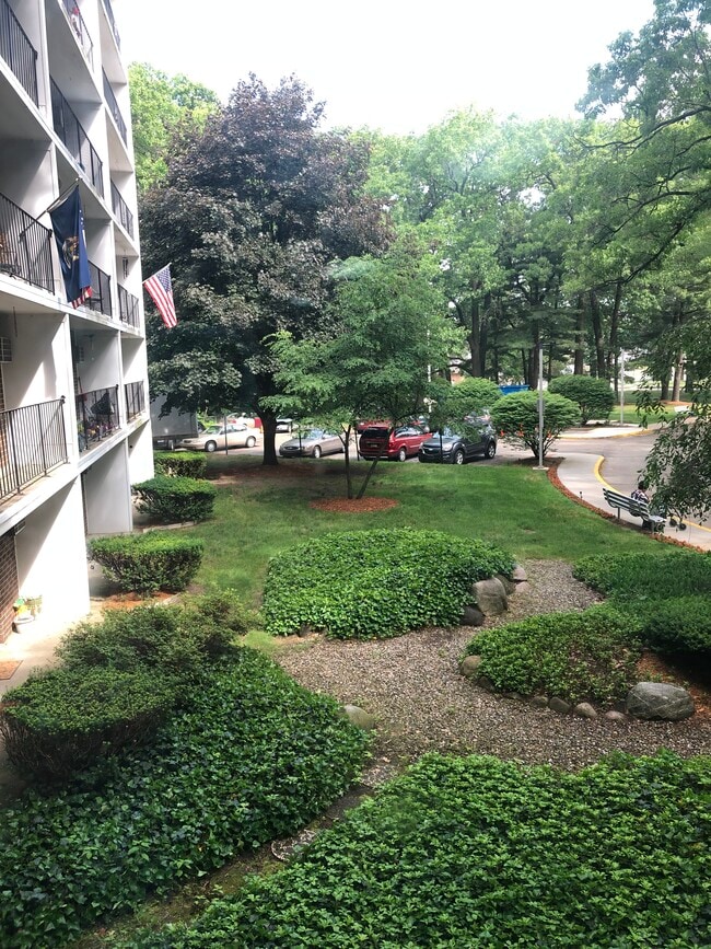 Photo - Pine Oak Apartments