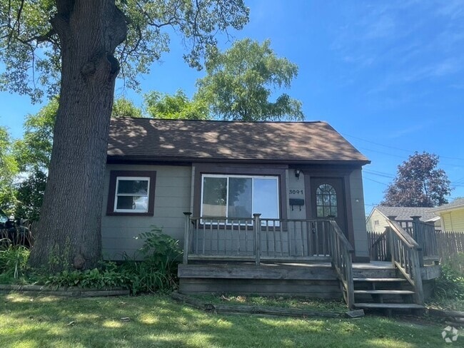 Building Photo - Eclectic Ferndale Charmer Rental
