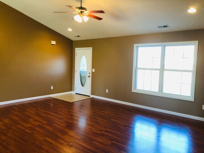 Photo - 102 Ethan Ct