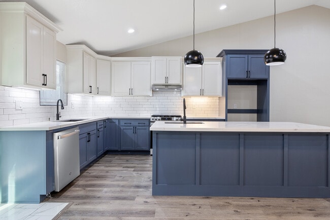 Photo - 616 W Vassar Ave