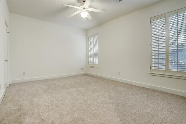 Photo - 1412 Castle Ct Unit A