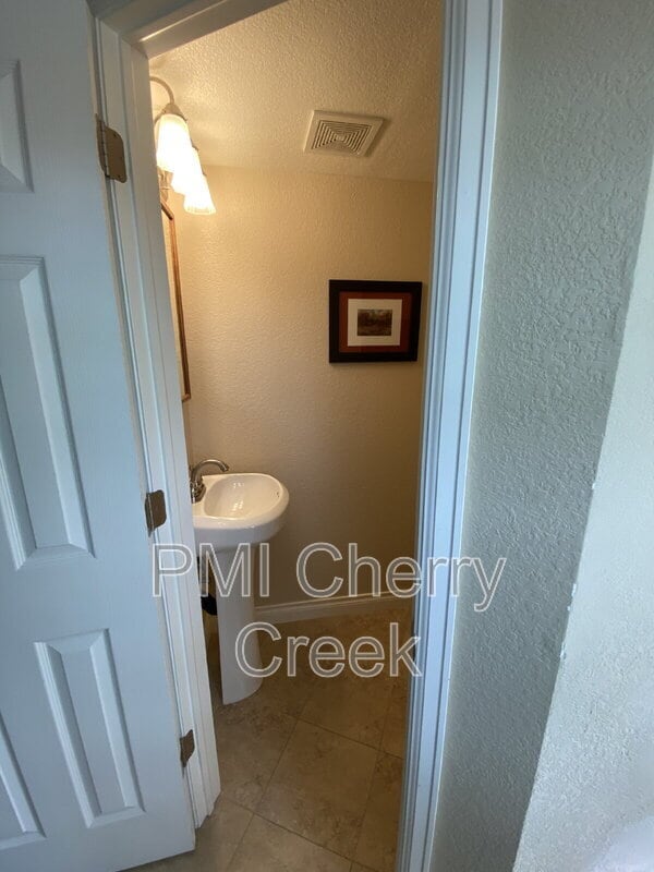 Photo - 3195 Fenton St