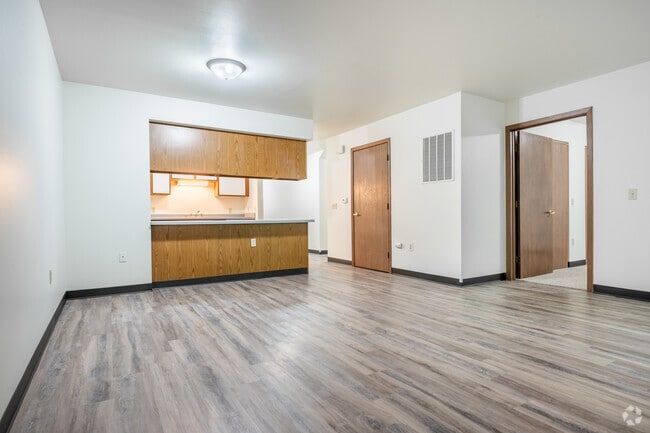 3BR, 1BA - 1,110SF - Living room