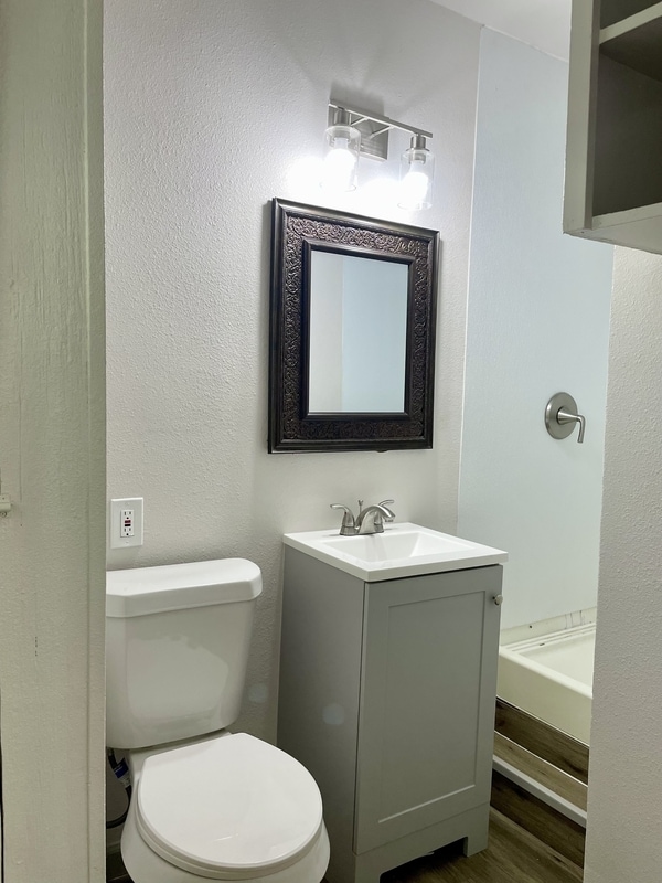 Photo - 2037 Beaumont St