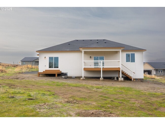 Photo - Stunning South Hill Home in Umatilla!!