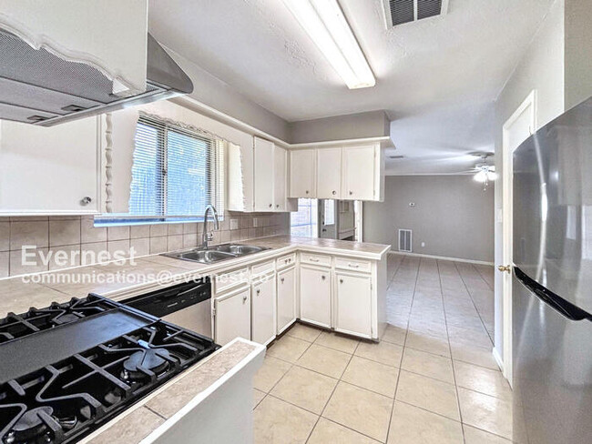 Photo - 14419 Roundstone Ln