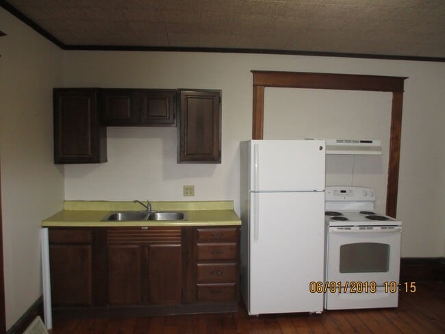 Kitchen - 510 9th St N Unit 510