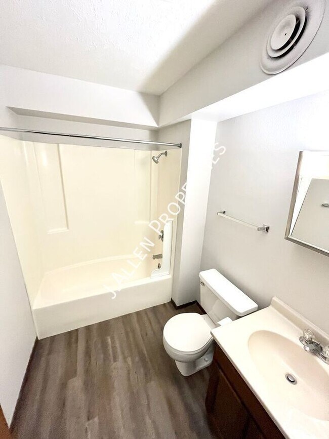 Photo - Rarely Available 1 bed, 1 bath Unit 3