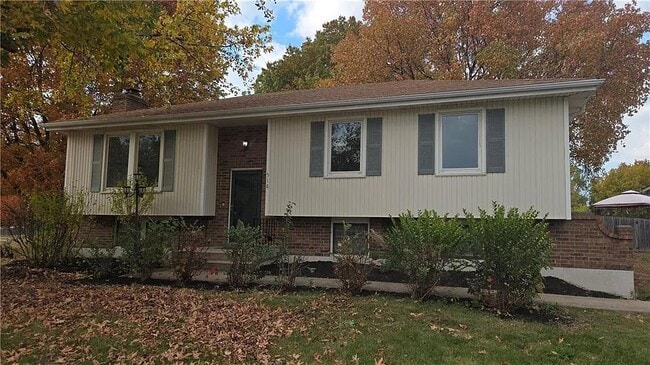 Building Photo - 518 SE Timbercreek Ln