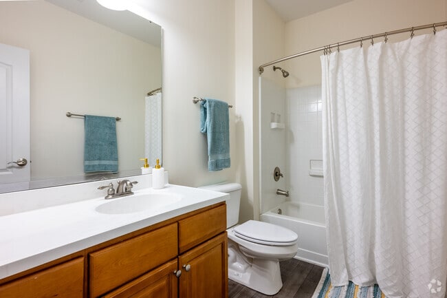 2BR, 2BA - 1134SF - Primary Bathroom