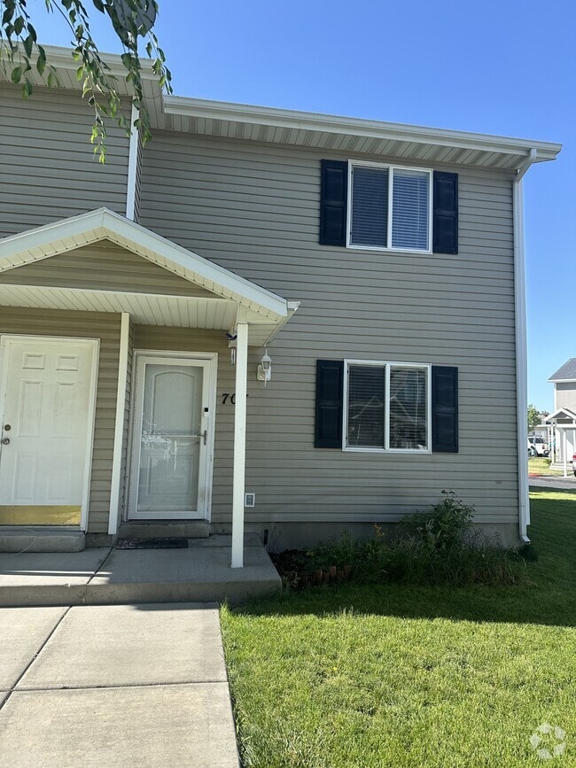 Building Photo - 707 Ry Ln Rental