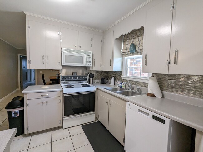 804 Mixon Dr