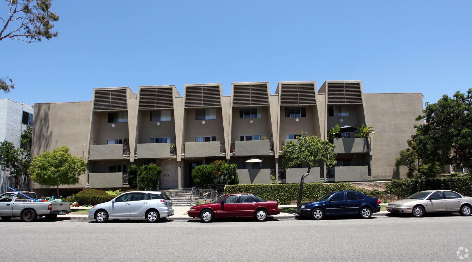 Primary Photo - 921 10th St